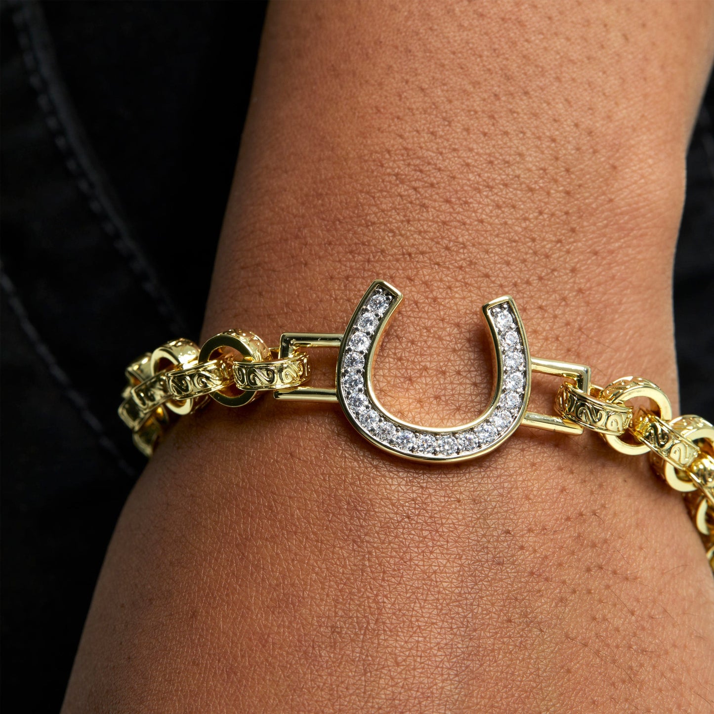 ALL WEAR Diamond Horseshoe Belcher Bracelet 8mm - Gold